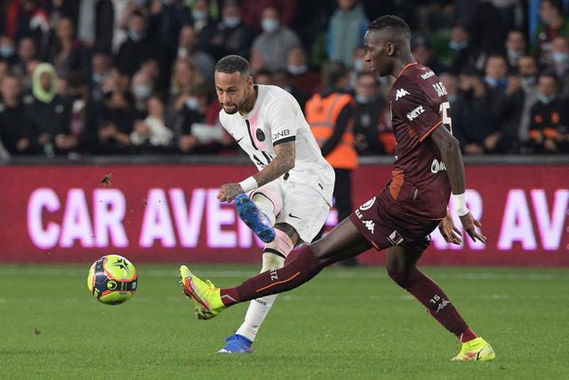 太阳报：切尔西明夏锁定凯莱赫 或匹配3500万估价